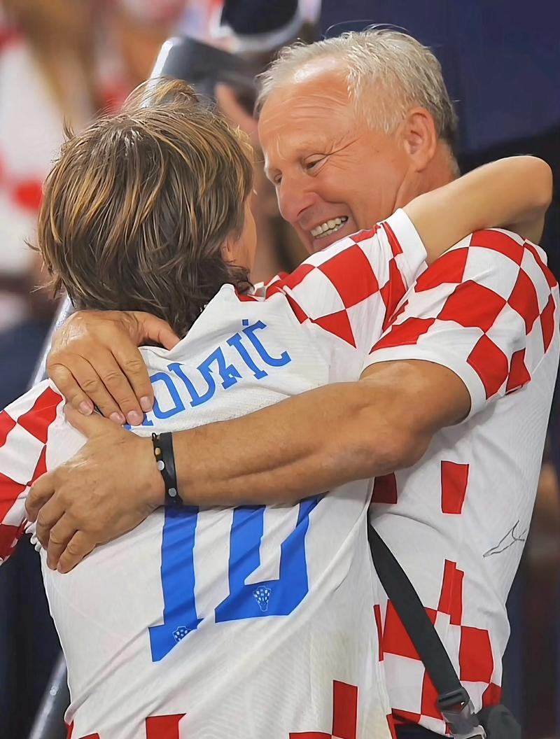 夏侯看足球 · 4小时前 · 1.4万阅读